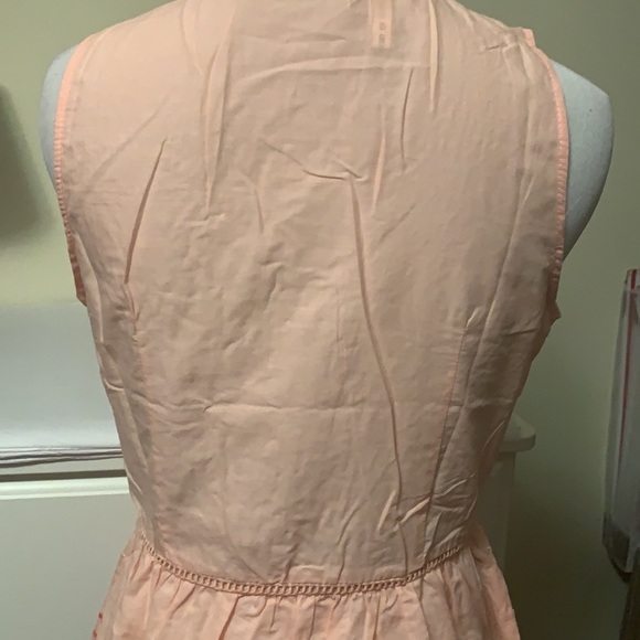 Shades of pink embroidered sleeveless top - Picture 5 of 11